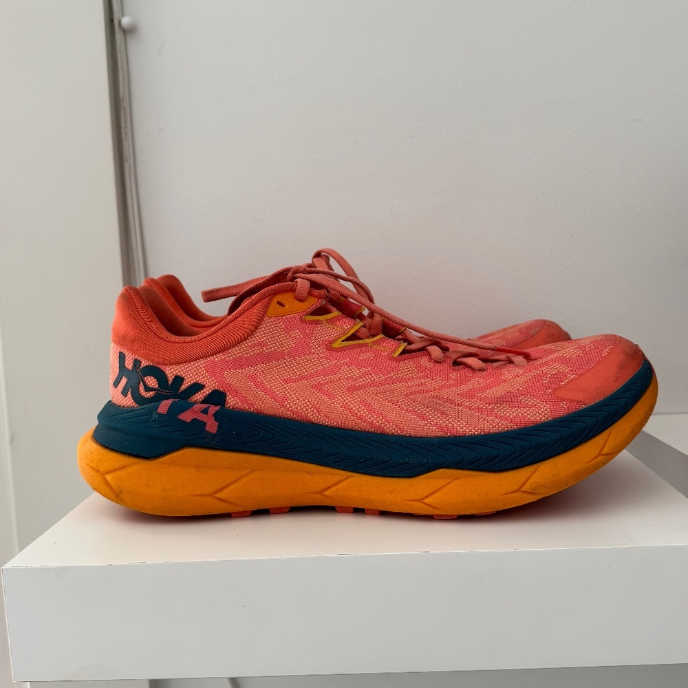 Hoka Tecton X